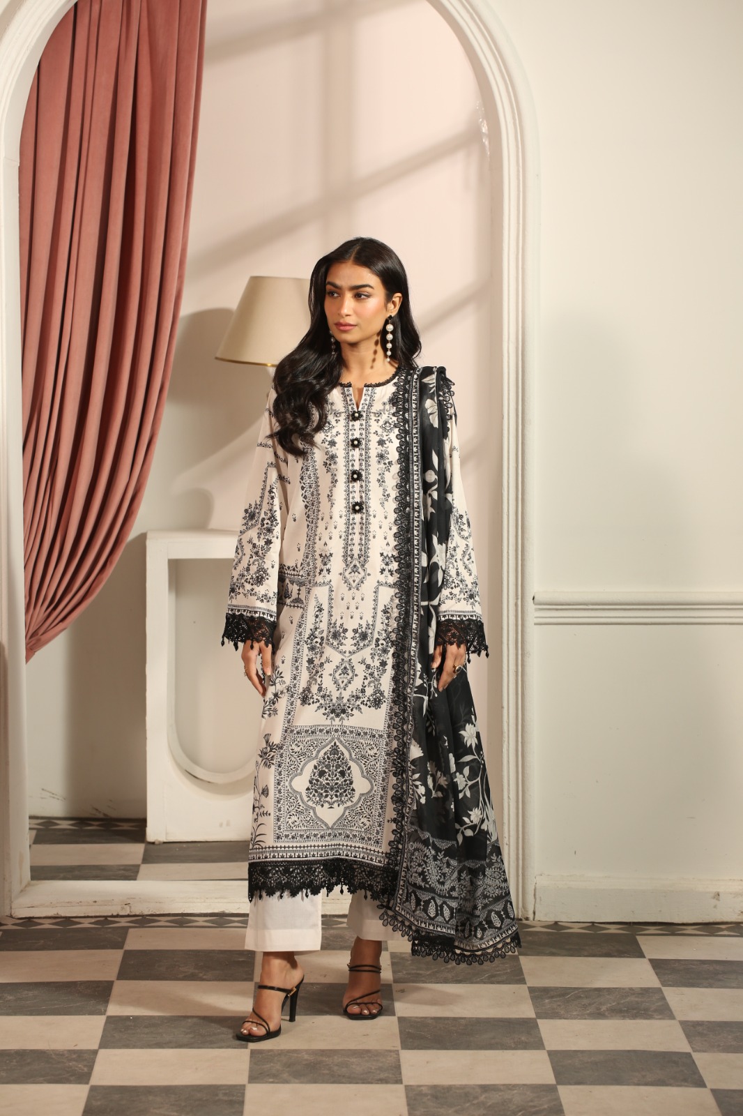 MAUSUMMERY UNSTITCHED LAWN DIGITAL SUIT (Pearl)